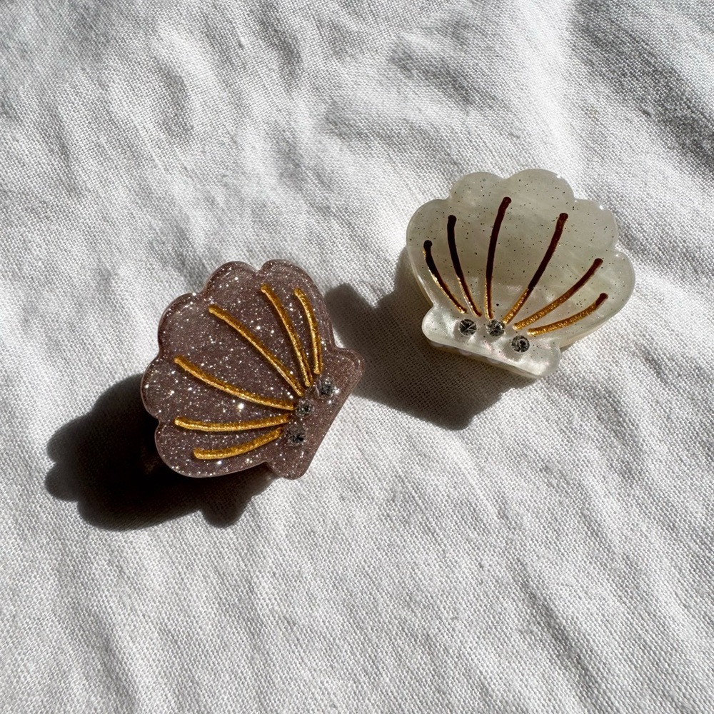 Cute pair of shell mini hair clips pink silver glitter